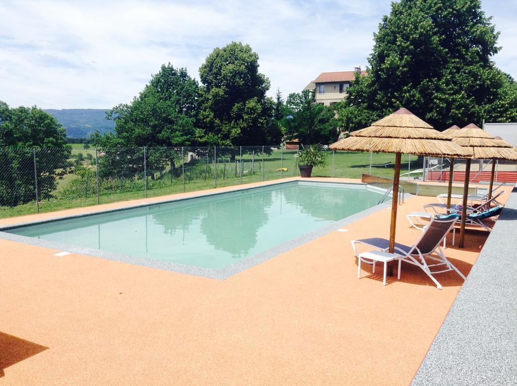 Готель Domaine Le Prieure Chaumont-le-Bourg Екстер'єр фото
